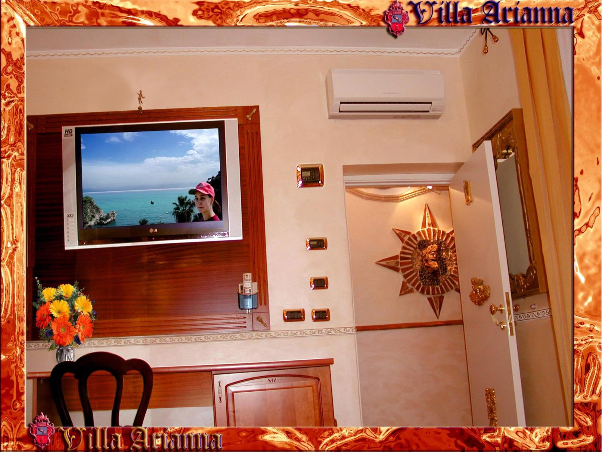 Villa Arianna B&B Taormina Exteriör bild